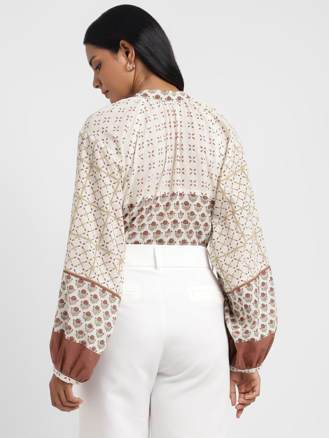 Modella Shirt Bipatch
